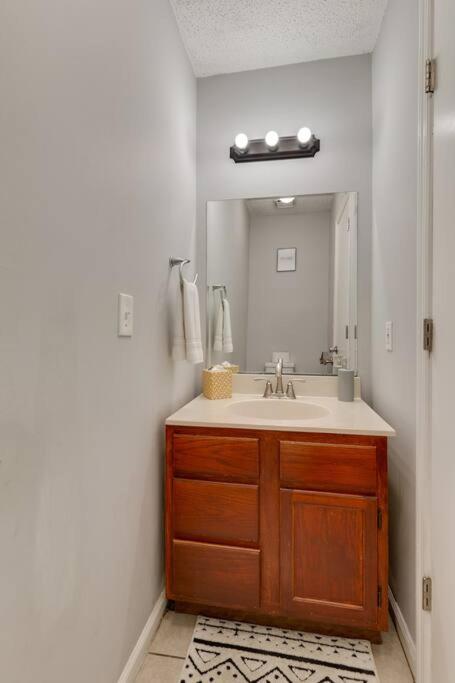 Lovely 2 Bdr Condo With Balcony 2M To Broadway Nashville Eksteriør bilde
